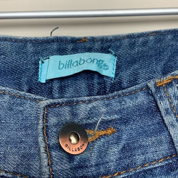 Billabong Boho Embroidered Low Rise Jeans Flare Leg Cotton Med Wash Sz S - Picture 6 of 16